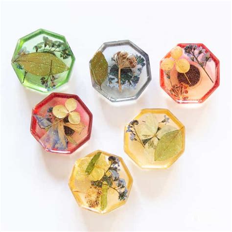 I will also make a lighted version in the future. Pressed Flower Resin Magnets - Crafts by Amanda