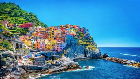 10 Of Italys Most Colourful Seaside Towns Dealchecker