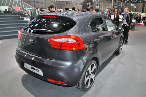 The kia rio is a subcompact car produced by the south korean manufacturer kia since november 1999 and now in its fourth generation. Cool Car Wallpapers: Kia rio 2012