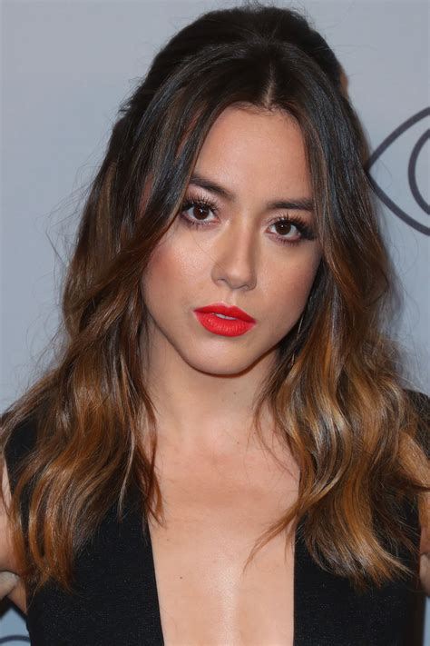 Her father is han chinese and her mother is caucasian american. Pin on Chloe Bennet