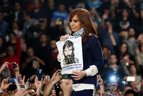 Canciones De Santiago Maldonado Donde Insulta A Néstor Y Cristina Kirchner Macri Foros Perú