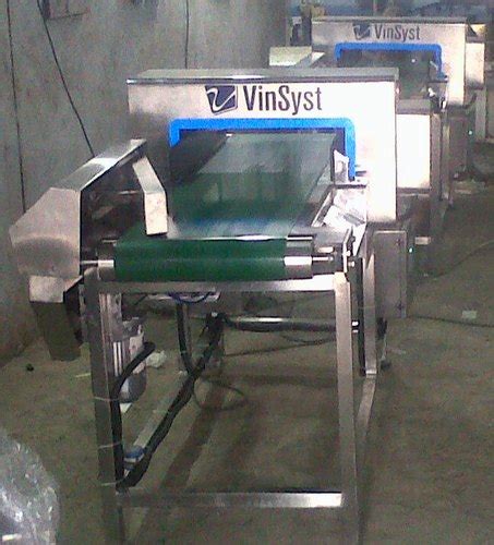 They work by incorporating a tunnel or passage which is subjected to a strong magnetic field and, as a result, any magnetic material (such as a metal fragment with a ferrous content) is magnetised as it passes through. Vinsyst Aluminum Foil Packets Checking Metal Detector ...