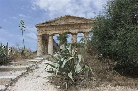 Then you can look at the suggestive upper deck of agorà and. Doric temple of Segesta