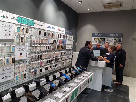 Un prodotto deve essere progettato e costruito con metodi, componenti e materiali di alta qualità. Phone House inaugura su primera tienda en Quart de Poblet ...