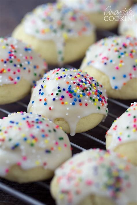 3/4 cup granulated sugar 1/2 cup (1 stick) unsalted butter, melted 2 eggs 1/4 cup milk 1 teaspoon anise extract 2 3/4 cups flour (12.5 oz) 2 1/2 teaspoons baking powder 1/2 scant. Best 25+ Italian anisette cookies ideas on Pinterest ...