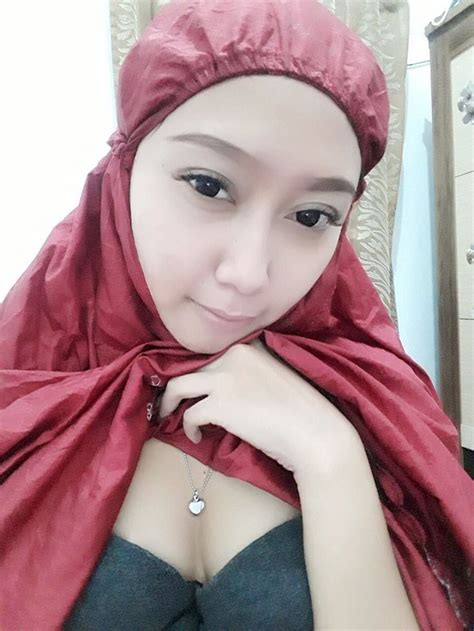 Telekung Merah Hijab Chic Hijab Wanita Terseksi