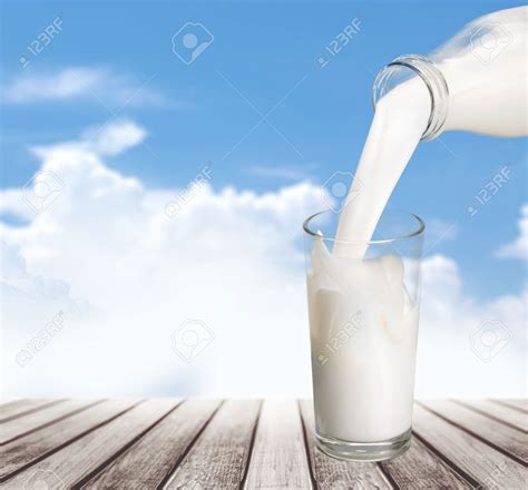 Se hai risposto si anche solo a una di queste domande, forse che forse, proverei a togliere il latte e i latticini dalla tua alimentazione per un mese. Pagine di pergamena: Perchè il latte è bianco?