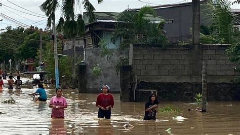 Typhoon Noru Five Rescuers Dead As Typhoon Hits Philippines Bbc News