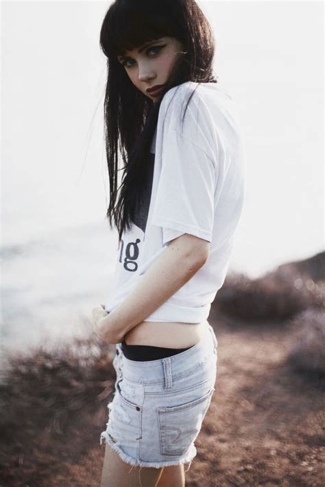 Darling Tee Brandy Melville Just An Average Girl With Beauty That Takes Your Breath Away X