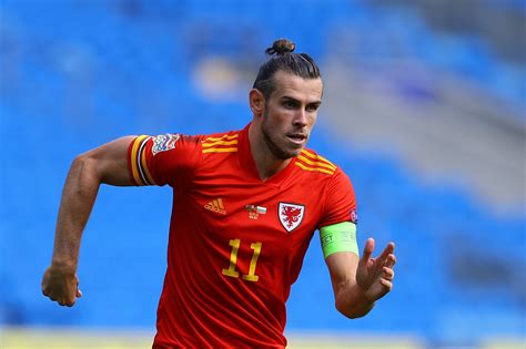 Now, former tottenham striker dimitar berbatov has given his opinion on bale's future. Gareth Bale torna al Tottenham, la conferma dell'agente: È ...