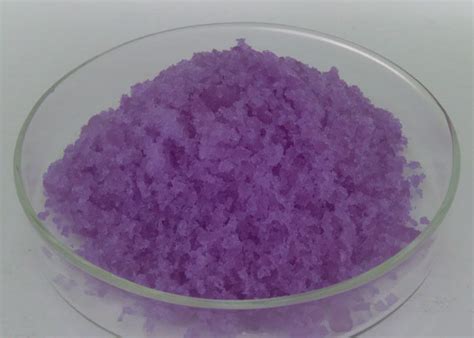 Purple Rare Earth Nitrates Neodymium Nitrate Hexahydrate Crystal For