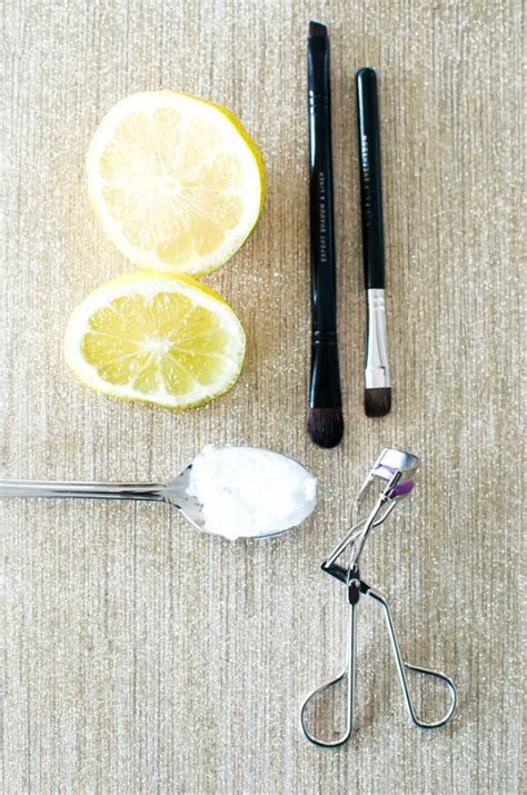 You need to clean your brushes, full stop. How To Clean Makeup Brushes With Coconut Oil | The Nosh Life