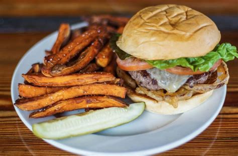 The 7 Best Burgers In Nashville Tennessee Big 7 Travel