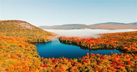 10 Perfect Fall Foliage Hikes To Take In New Hampshire