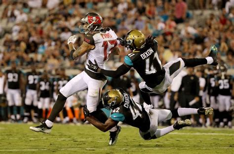 Traveling by bus from atlanta to jacksonville usually takes around 10 hours and 3 minutes, but the fastest greyhound bus over the next four weeks, the average ticket price of a bus from atlanta to jacksonville is expected to range from $45 to $58. Atlanta Falcons Host Dead-on-Arrival Jacksonville Jags