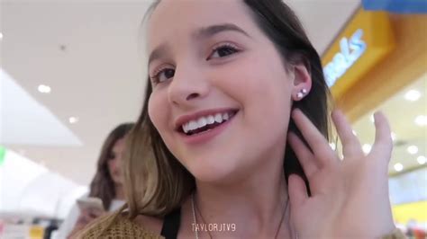 Annie Leblanc Smiling For 2 Minutes Straight Youtube