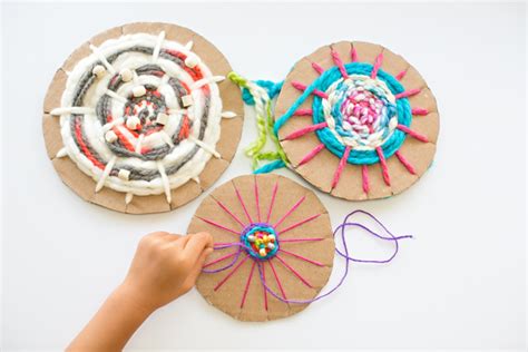 10 Easy Yarn Projects For Kids Friday Funday Roundup