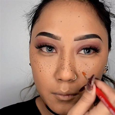 How To Do Fake Freckles With Eyeshadow