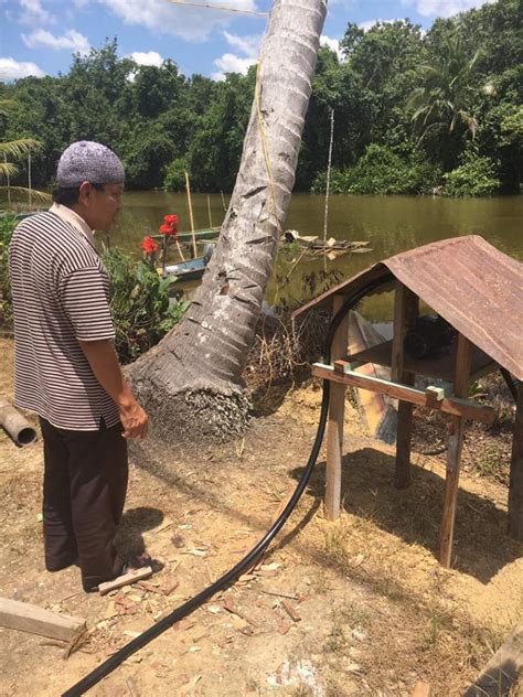 Penduduk kampung sangat memerlukan keperluan asas seperti ...