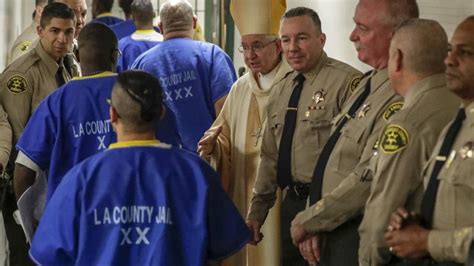 La Countys New Sheriff Celebrates Christmas Mass With Inmates At Men