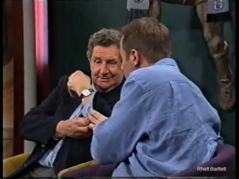 Bob Davis appearance on eve of 1995 Grand Final. Shows of Victorian tie