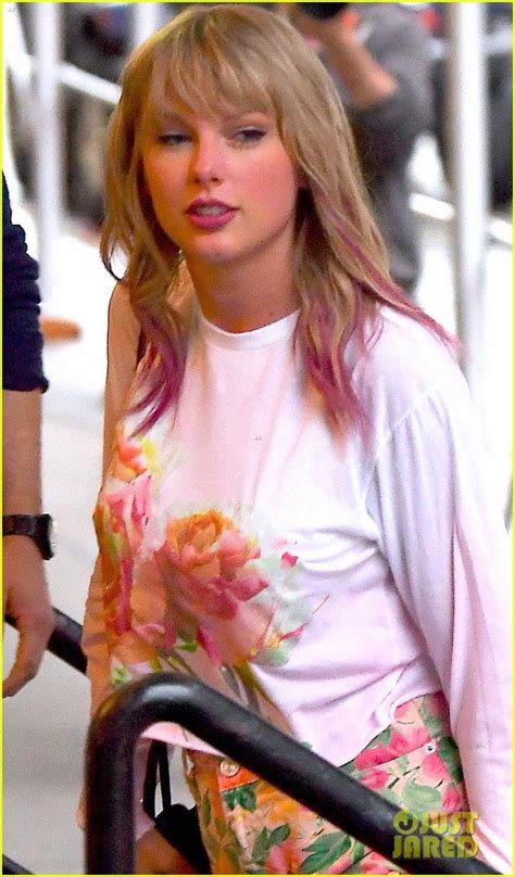 Taylor Swift Steps Out In Nyc As April 26th Draws Closer Taylor Swift Hot Taylor Swift