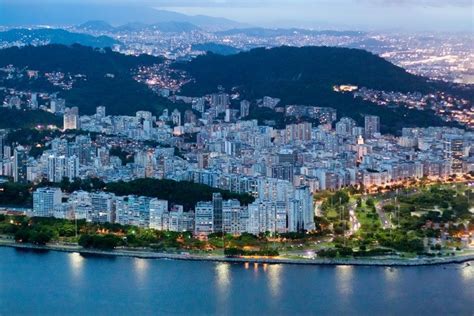 Brazilia Alimentează Riscul Unei Bule Turistice Day Trips Rio Trip