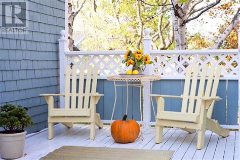 Regardless of which home type you fall under, this swing could easily fit right in. Cottage deck (With images) | Outdoor decor, Porch swing ...