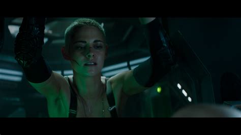 Kristen Stewart Underwater In Underwater Kristen Stewart Gets Her Ripley Moment Under The Sea