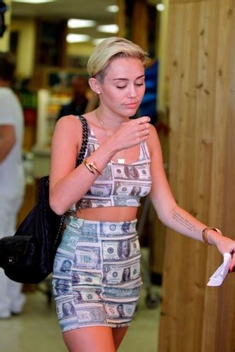miley s casual outfits miley cyrus outfits photo 35219152 fanpop