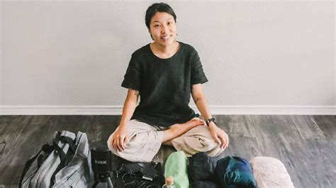 how an extreme minimalist packs for traveling by heal your living medium