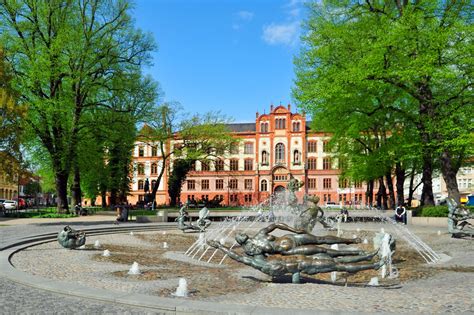 How old is the university of rostock in germany? Uni Rostock: 126 Studiengänge | myStipendium