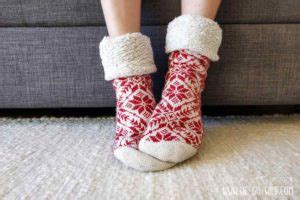Wer im bett kalte füße hat, sollte sich socken anziehen und eine wärmflasche machen. 11 Hausmittel gegen kalte Füße - Nie wieder Eisbeine!