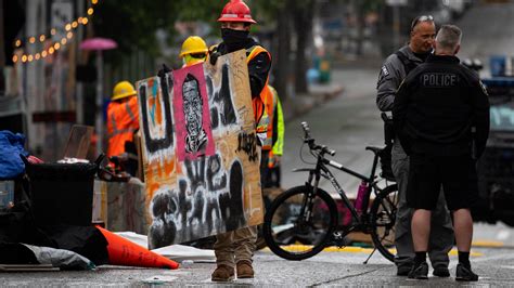 police clear seattle s protest ‘autonomous zone the new york times