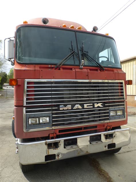 Mack Mh600 Cabover Truck Tractor With Sleeping Quartersvin No