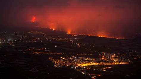 Live Volcanic Eruption Continues In Spains Canary Islands Cgtn