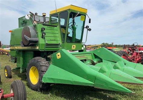 1975 John Deere 3300 Combine Gas 2300 Hours Straw Chopper Gear