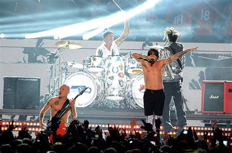 Red Hot Chili Peppers Chad Smith Auctioning Super Bowl Drumsets