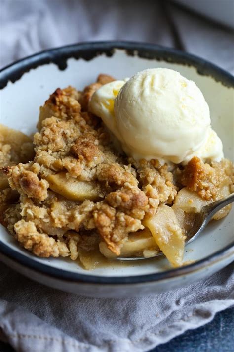 This Is The Best Apple Crisp Recipe Ever A Thick Crunchy Oat Crumb Topping With Sweet