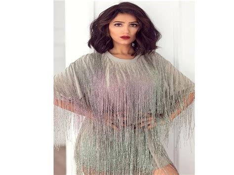 وبالنسبة لـ مي عمر وباقي أسرة سامي، فقد خضعوا لفحص كورونا أيضاً، حيث جاءت النتيجة سلبية. مي عمر تكشف عن هدية محمد سامي في عيد زواجهما | مصراوى