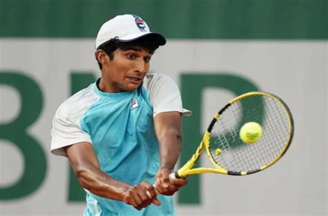 Samir Banerjee With Assam Roots Wins Wimbledon Babes Singles Title Samir Banerjee Wins Wimbledon