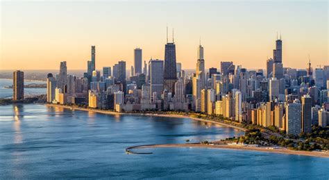 Chicago's skyline is one of the world's tallest and easily ranks among its most magnificent. Moving in Chicago: The best ways to relocate in and out of the city