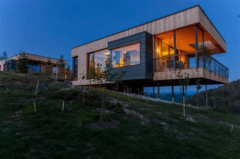 9 Houses That Have Made A Hillside Their Home Contemporist