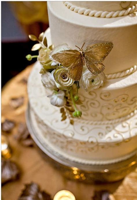 Gold Wedding White And Gold Wedding Cakes 2115405 Weddbook