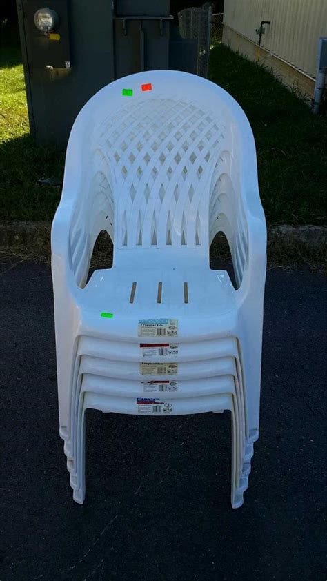 Stack Of Five Syroco White Plastic Lawn Chairs Hash Auctions