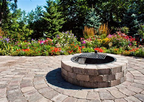 Are you crafty, with the time to make your own fire pit? 3 Easy DIY Fire Pit Ideas | Woodlanddirect.com