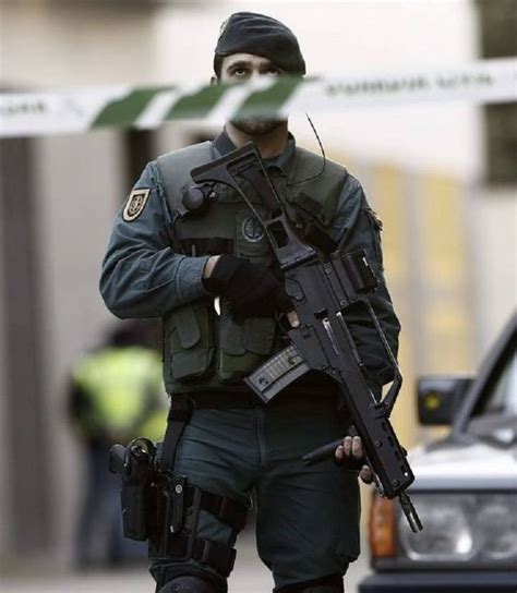 Guardia Civil Espagne Guardia Civil Cuerpos De Seguridad Ejercito
