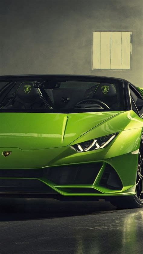 Green Lamborghini Huracán Evo Spyder Backiee