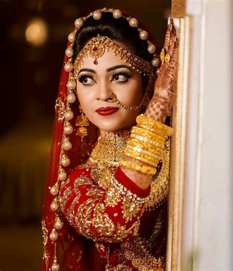 Bridal Perfection Indian Bride Poses Indian Wedding Poses Indian Bride Makeup Indian Wedding