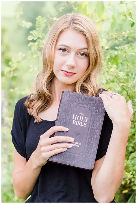 Senior Girl Picture Ideas Christian Girl Photos Pictures With Bible